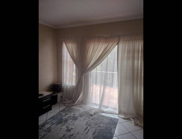 2 BEDROOM TOWNHOUSE FOR SALE IN GROBLERPARK